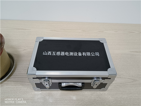 �z�y�x����